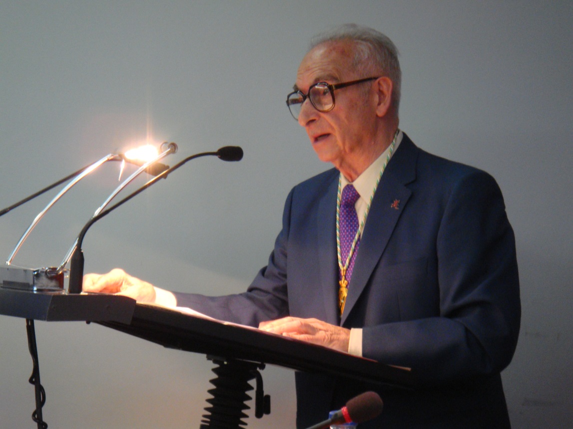 El Dr. Jaime Esaín Escobar, Académico de Honor, interviene en la Real Academia de Ciencias Veterinarias de España