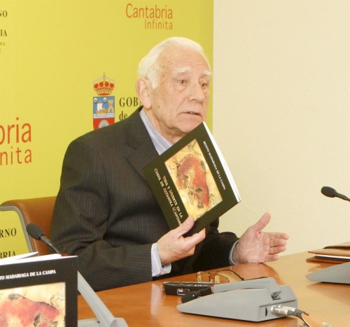 El Ilmo. Sr. Dr. D. Benito Madariaga de la Campa, Académico Correspondiente de la RACVE, ha fallecido en Santander