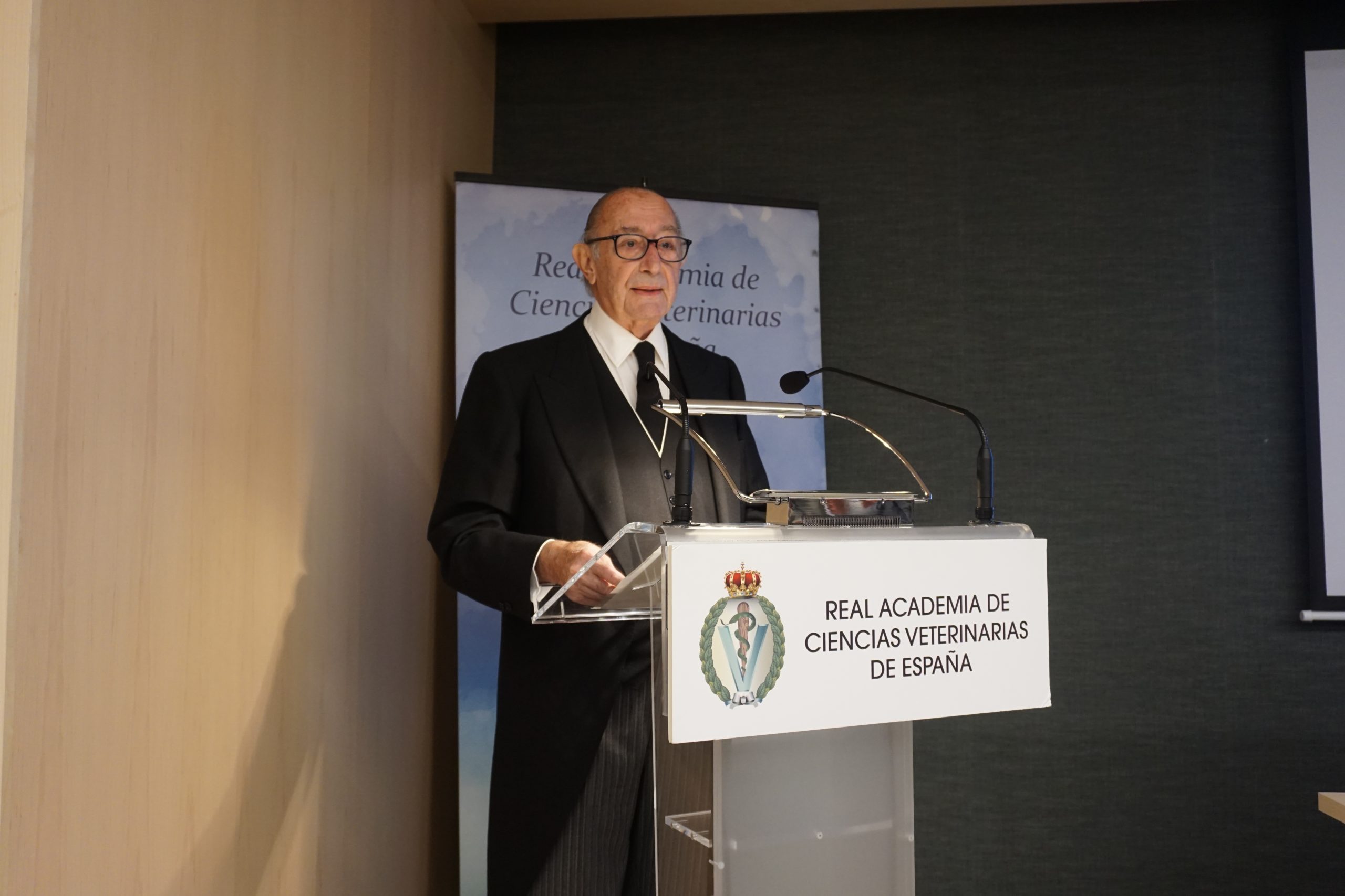 Jaime Lamo de Espinosa y Michels de Champourcin